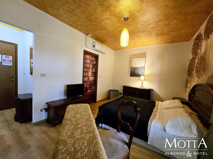 Motel Alba: camere a ore, 105 - Foto-murales