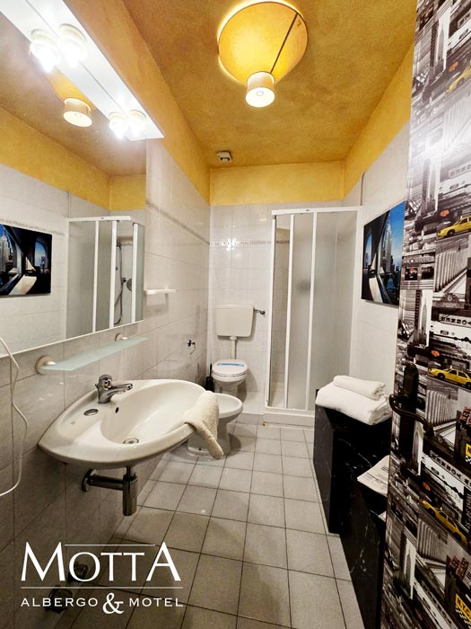 Motel Asti: camere a ore, 109 9 - Letto rotondo e murales