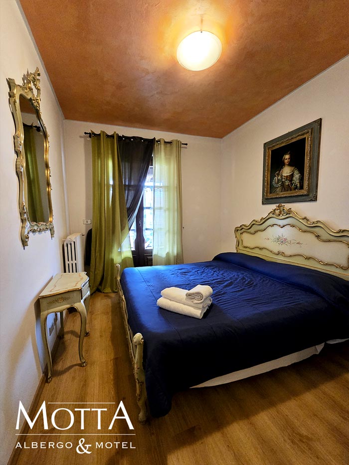 Albergo Asti: Camera Doppia 101 - Quadro