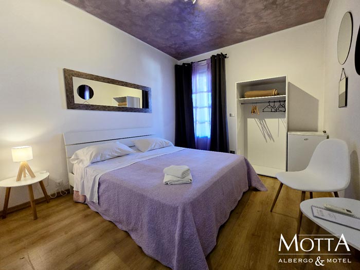 Albergo Asti: Camera Matrimoniale 102 - Letto