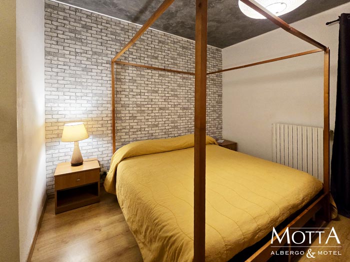 Albergo Asti: Camera Tripla 104 - Letto matrimoniale