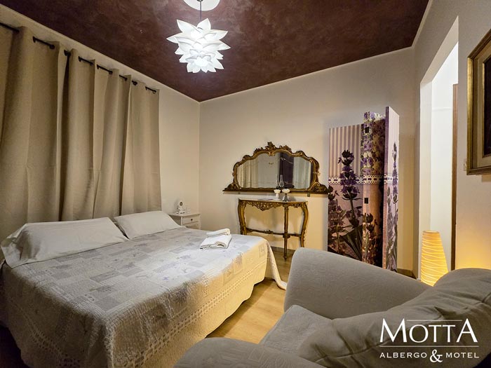 Albergo Asti: Camera Matrimoniale 108 - Letto