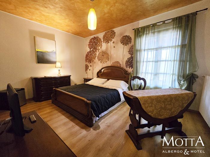Motel Alba: camere a ore, 105 Alba